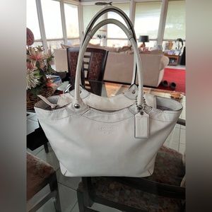 Coach 2009 White Patent Leather Bleeker Tote!! Very Nice !!